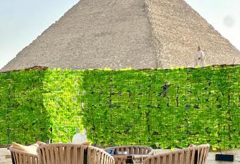 Golf Pyramids View has Smoking/Balcony rooms