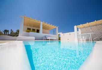 Villa Agrikoia has Balcony rooms