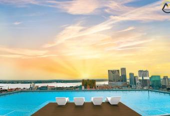 M Residence Hotel and Serviced Apartment has Balcony rooms