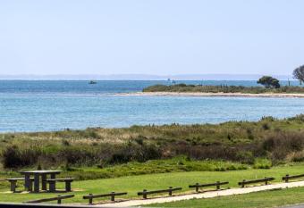 The Coach House has Balcony rooms