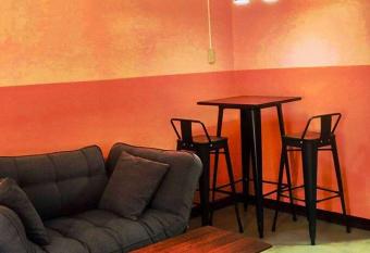 Haus of Emerald Studio Condo - Deca Tipolo allows 18 year olds to book a room