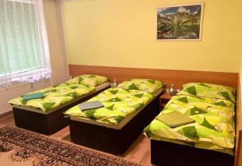 Galas ubytovani v soukromi has Balcony rooms