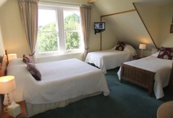 Elgin Villa allows 18 year olds to book a room