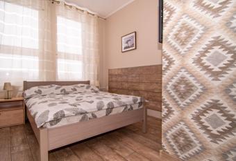 Noclegi Elan allows 18 year olds to book a room