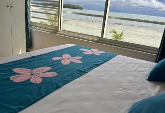 Pension Irivai, appartement UO UO 3 chambres vue mer allows 18 year olds to book a room