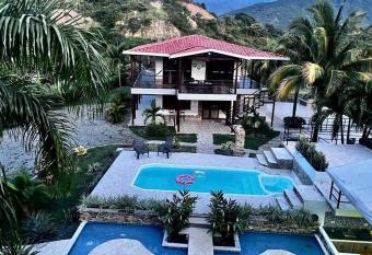 Finca de Verano y Recreaci  n has rooms with a private hot tub