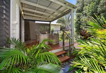 Woodgate Beach Houses has Balcony rooms