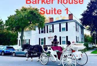 Cherry Suite-heart of oldtown allows 18 year olds to book a room