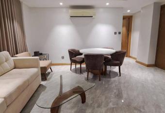 One Euphoria 1 Bedroom 2mins to Walking Street & Restaurants has Balcony rooms