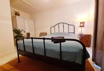 Charming Bruges house in a perfect location! allows 18 year olds to book a room