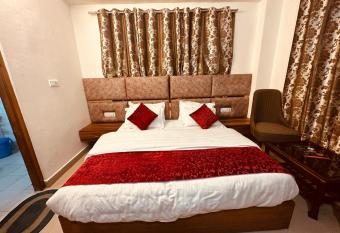 The Aston Hills - A Luxury Stay , Shimla has Smoking/Balcony rooms
