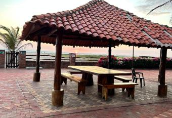 PLAYAS VILLAMIL-SUITE has Balcony rooms