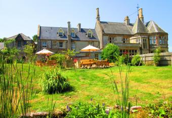 Weston Manor allows 18 year olds to book a room