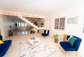 Bell Air Seaview (3 BDRM 3 BATH) has Balcony rooms