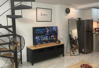 Saphir Townhouse 5 to 6 pax rooftop terrace, Cavite has Balcony rooms