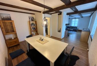 charmante 3,5 Zimmer Wohnung in Bauernhaus has Balcony rooms