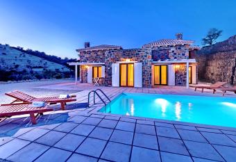 Palazzo Greco Villas has Balcony rooms