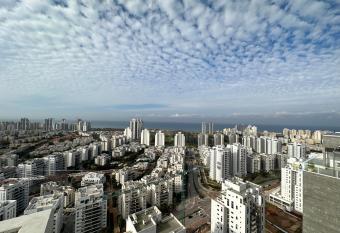 SkyHostel_32Floor allows 18 year olds to book a room