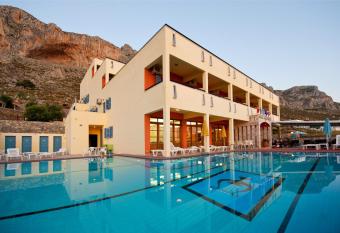 Hotel Philoxenia has Balcony rooms