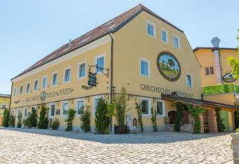 Hotel Elia has Balcony rooms