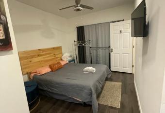 Charming Philly Row 2 Units has Balcony rooms