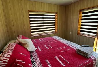 Alojamiento Rustico Belloto (2) has rooms with a private hot tub