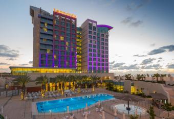 Leonardo Plaza Ashdod allows 18 year olds to book a room