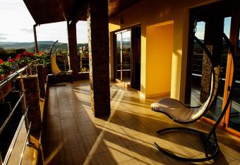 Vila HD allows 18 year olds to book a room