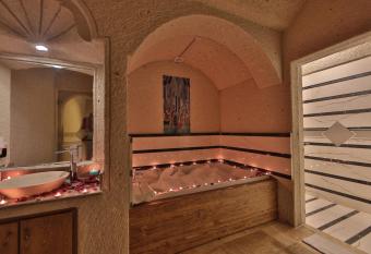 Cappadocia Inn Cave Hotel has rooms with a private hot tub