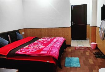 OYO New Shushant Regency allows 18 year olds to book a room