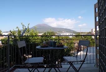 Casa di Nonna Margherita has Balcony rooms