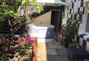 The Old Post Office, Knaresborough has Balcony rooms