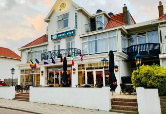 Hotel Keur has Balcony rooms