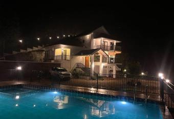 Kurcher Boutique Bungalow allows 18 year olds to book a room