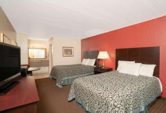 Days Inn Cave City has Smoking rooms