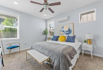 Come Relax at the New Coffey Villas 5799 has Balcony rooms