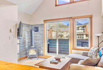 Canmore Mountain view loft apartment heated outdoor pool has Balcony rooms