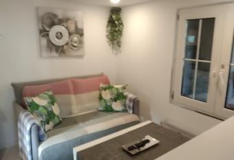 Finca Cortez Apartment 4 allows 18 year olds to book a room