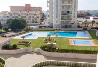 Stunning Beachside Apartment allows 18 year olds to book a room