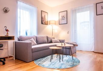 Klassen Apartments! Schnuckeliges Apartment * mit Balkon * in Bad Saulgau * f  r vier Personen im EG allows 18 year olds to book a room