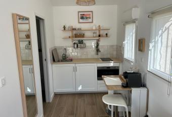 Clos Manila has Balcony rooms