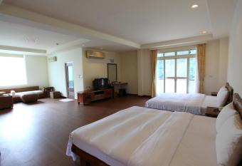 Spring Spa Hotel has Balcony rooms