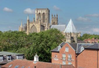 DoubleTree by Hilton York allows 18 year olds to book a room