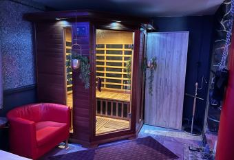 Apartm  n Mair Pardubice allows 18 year olds to book a room