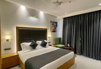 HOTEL Tamarind has Balcony rooms