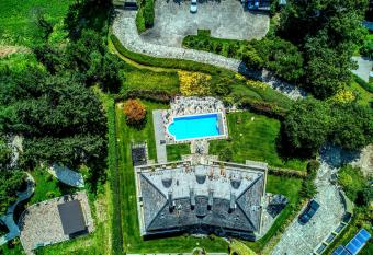 Montebello Lake allows 18 year olds to book a room