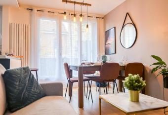 Le cocon 56 has Balcony rooms