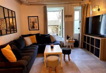 Appartement duplex cosy has Balcony rooms