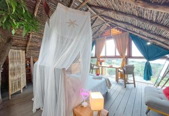 Residence De La Cousiniere allows 18 year olds to book a room