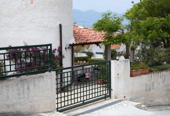 Villa Delle Conchiglie has Balcony rooms